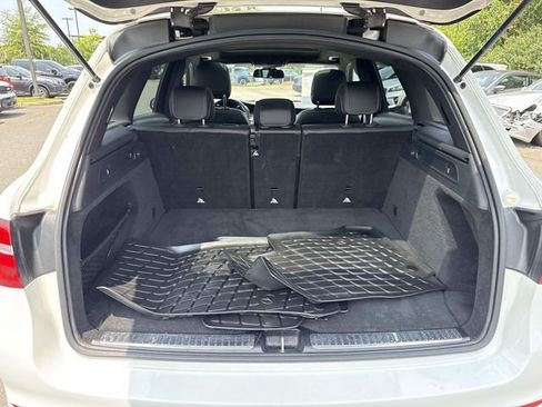 Used 2019 Mercedes-Benz GLC 300 4MATIC image 12