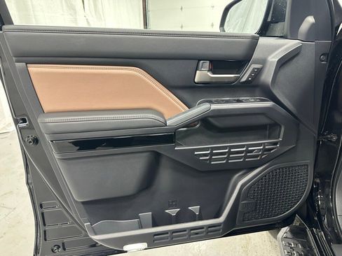 Used 2025 Toyota 4Runner Limited image 8