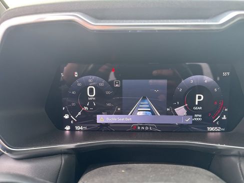 Used 2024 GMC Canyon Elevation image 13