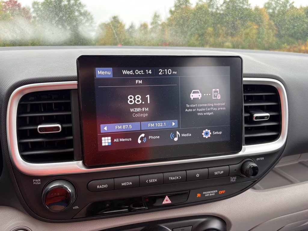 Used 2024 Hyundai Venue SEL FWD image 21