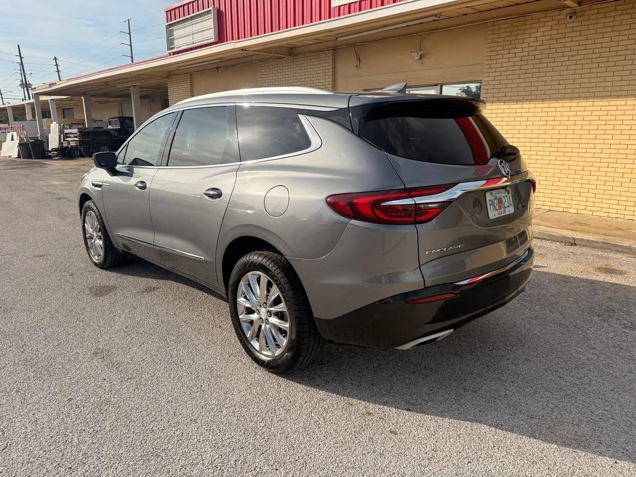 Used 2020 Buick Enclave Essence FWD image 3