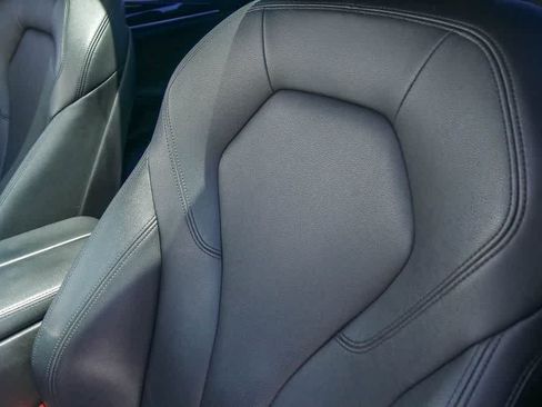Used 2019 BMW 530e w/ Premium Package RWD image 20