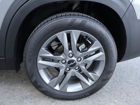 Used 2023 Kia Seltos S image 40