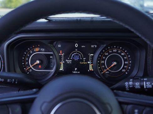 Used 2026 Jeep Wrangler Unlimited Rubicon AWD/4WD image 5