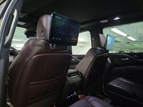 Certified 2022 Cadillac Escalade ESV Premium Luxury Platinum w/ Heavy-Duty Trailer Package AWD/4WD image 12