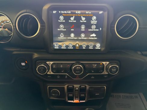 Used 2021 Jeep Gladiator Overland w/ Popular Equipment Package AWD/4WD image 32