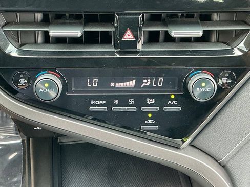 Used 2022 Toyota Camry SE FWD image 22