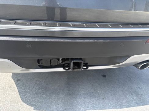 Used 2020 Ford Explorer Platinum w/ Premium Technology Package image 15