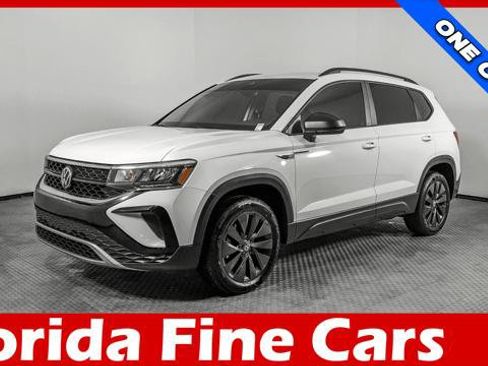 Used 2023 Volkswagen Taos S FWD image 1