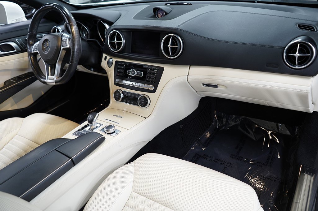 Used 2016 Mercedes-Benz SL 550 w/ Driver Assistance Package image 48