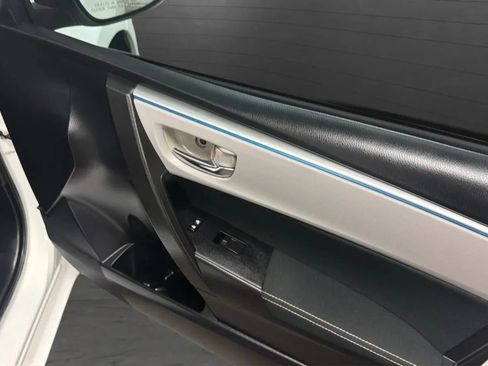 Used 2016 Toyota Corolla LE FWD image 17