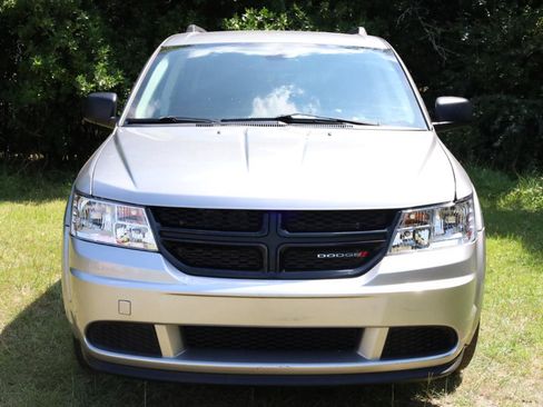 Used 2020 Dodge Journey SE w/ Blacktop Package FWD image 5