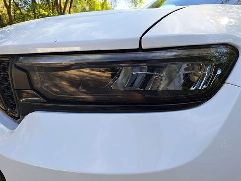 Used 2023 Jeep Grand Cherokee L Laredo image 32