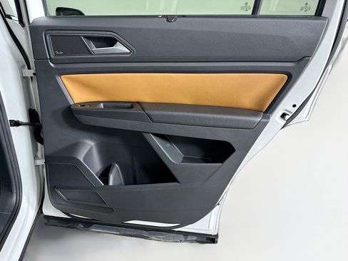 Used 2018 Volkswagen Atlas SEL Premium image 33