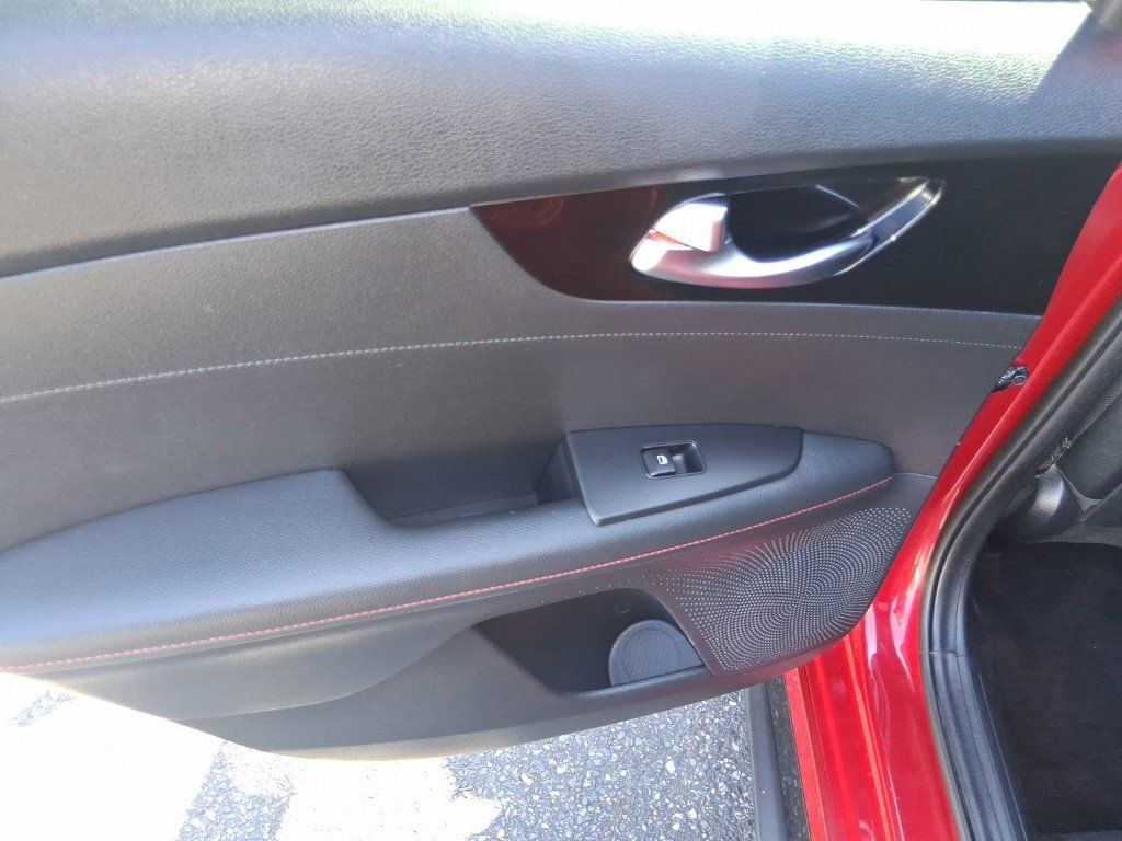 Certified 2023 Kia Forte GT w/ GT2 Package FWD image 16