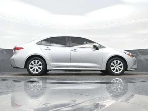 Used 2023 Toyota Corolla LE image 30