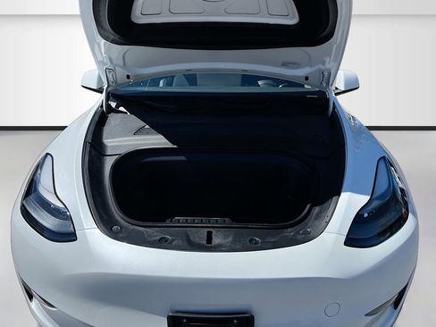 Used 2023 Tesla Model Y Long Range image 30