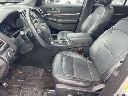 Used 2017 Ford Explorer Limited w/ Equipment Group 301A FWD image 16