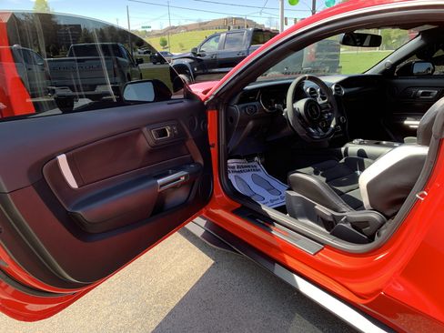 Used 2021 Ford Mustang Shelby GT500 w/ Technology Package image 25