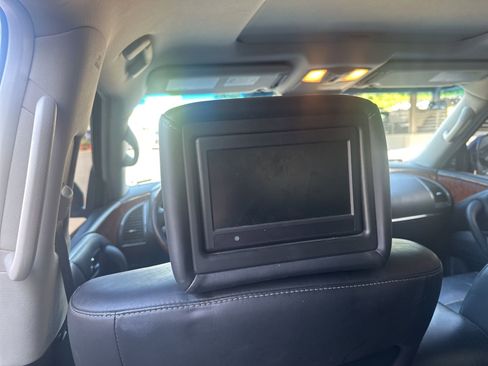 Used 2016 INFINITI QX80 4WD w/ Deluxe Technology Package image 15