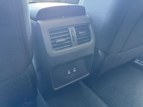 Used 2025 Nissan Rogue SV AWD/4WD image 24