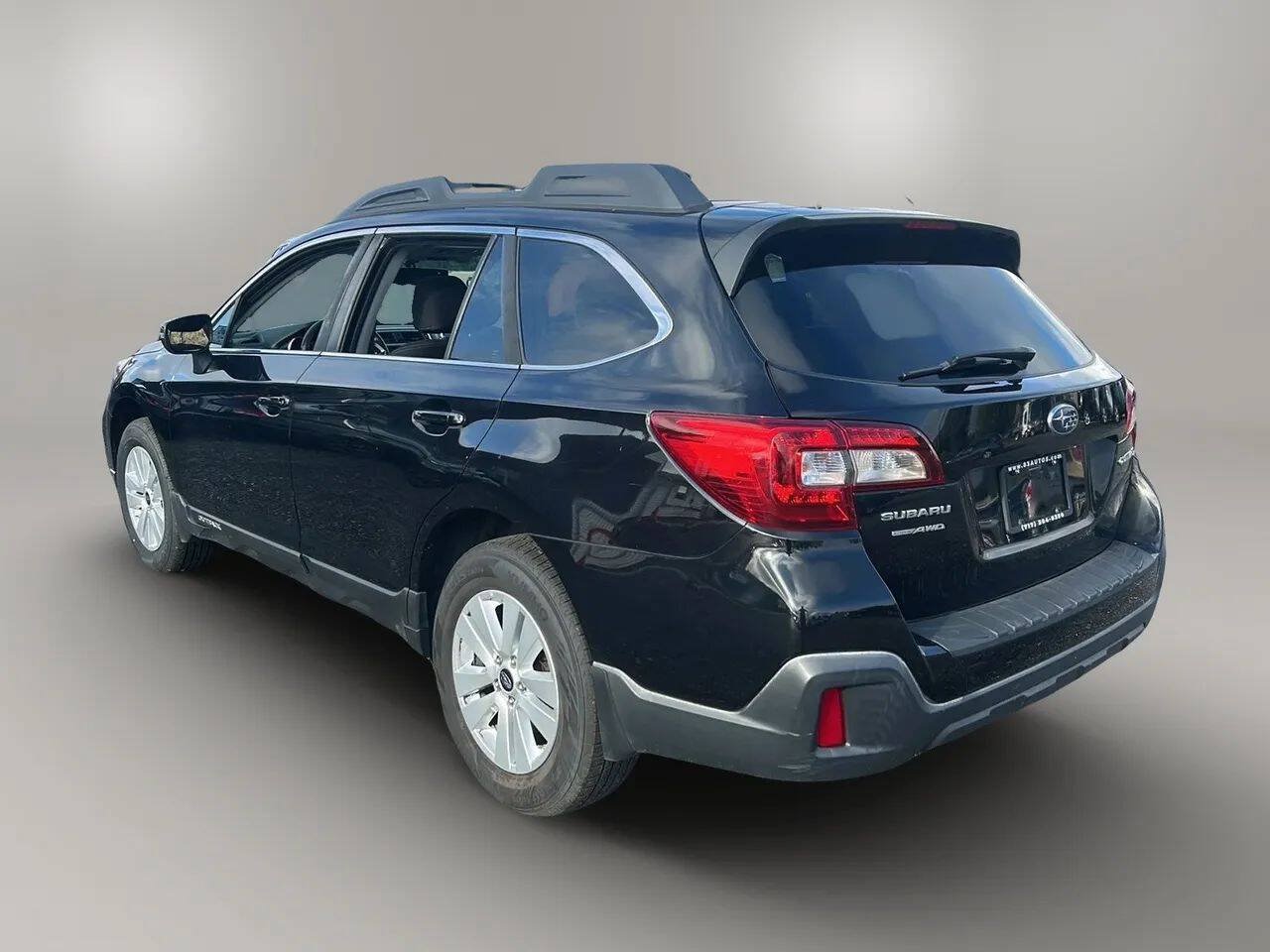 Used 2018 Subaru Outback 2.5i Premium AWD/4WD image 5
