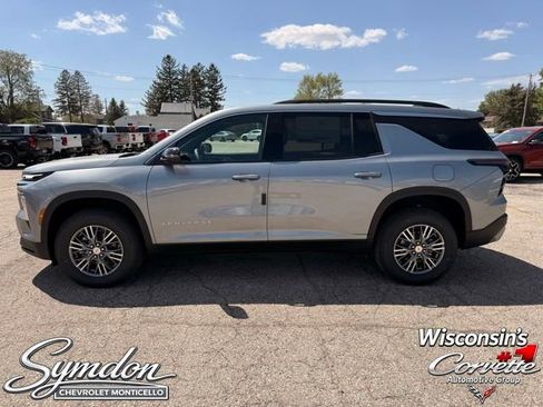 New 2026 Chevrolet Traverse LT w/ LPO, Floor Liner Package AWD/4WD image 4
