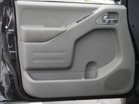 Used 2017 Nissan Frontier SV w/ Moonroof Package image 30