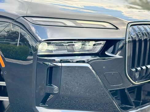 Used 2024 BMW 760i xDrive w/ Premium Package 2 image 22