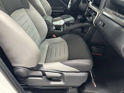 Used 2024 Toyota Tacoma TRD Sport AWD/4WD image 58