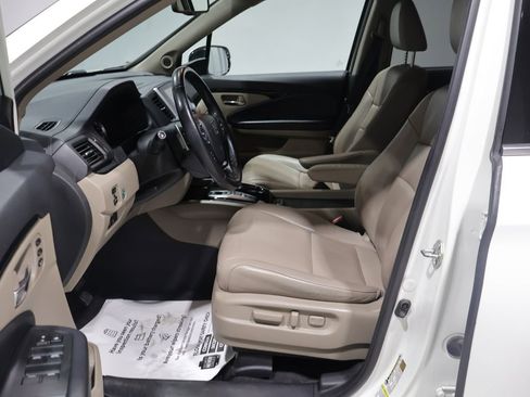 Used 2016 Honda Pilot Touring image 11