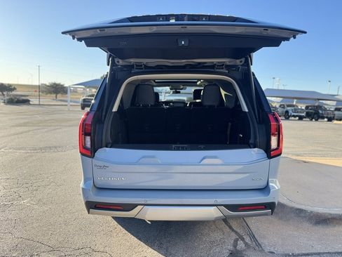 Used 2025 Ford Expedition Max Platinum w/ Driver's Package image 6