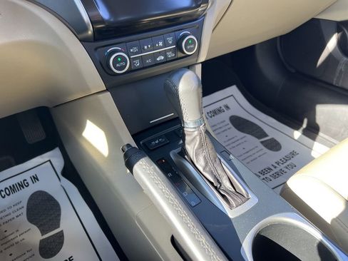 Used 2017 Acura ILX image 19