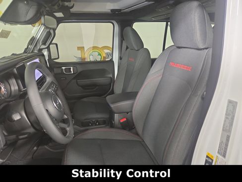 Used 2026 Jeep Wrangler Unlimited Rubicon AWD/4WD image 12