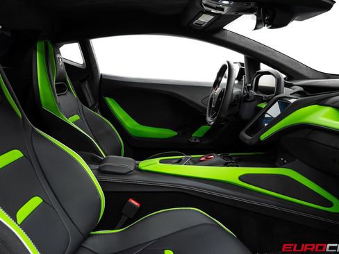 Used 2026 Lamborghini Temerario AWD/4WD image 36