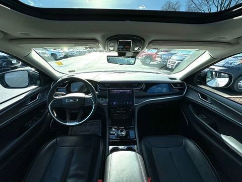 Used 2022 Jeep Grand Cherokee Limited 4xe w/ Luxury Tech Group II image 2