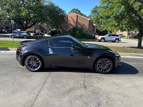 Used 2014 Nissan 370Z Touring w/ Sport Package RWD image 3