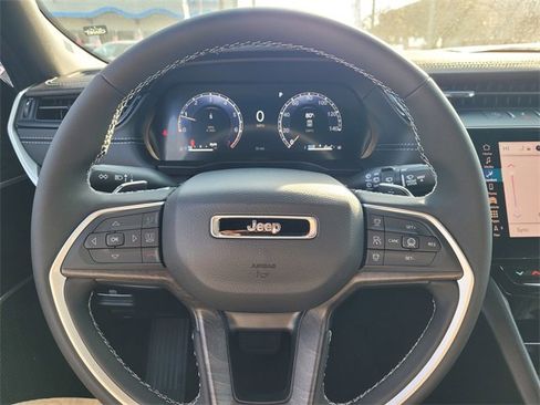 New 2026 Jeep Grand Cherokee Limited image 12