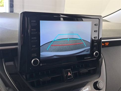 Used 2022 Toyota Corolla LE image 29