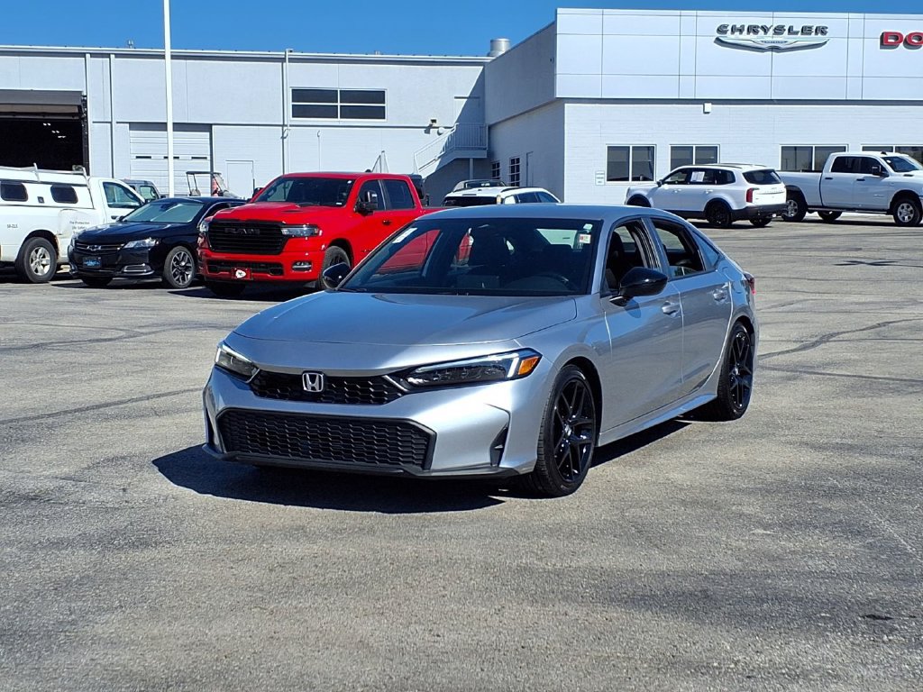 Used 2025 Honda Civic Sport image 2