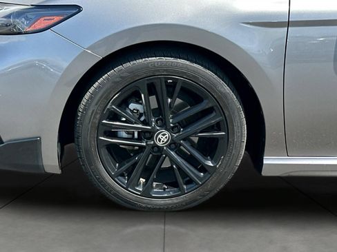 Used 2025 Toyota Camry SE FWD image 30