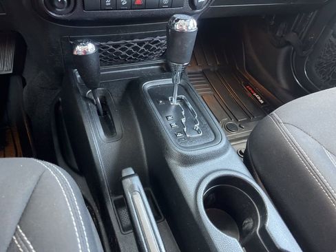 Used 2017 Jeep Wrangler Unlimited Sahara w/ Connectivity Group image 58