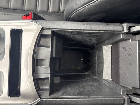 Used 2024 Ford Edge SEL w/ Convenience Package image 39