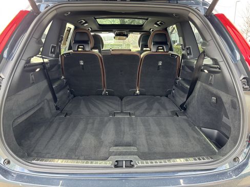 Used 2021 Volvo XC90 T6 Momentum w/ Advanced Package image 35