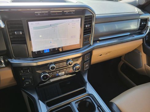 Used 2024 Ford F250 Lariat w/ FX4 Off-Road Package image 4