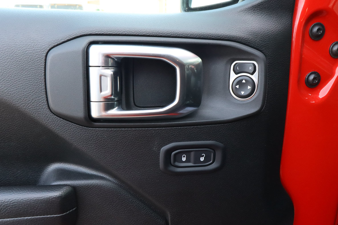 Used 2026 Jeep Gladiator Mojave AWD/4WD image 16