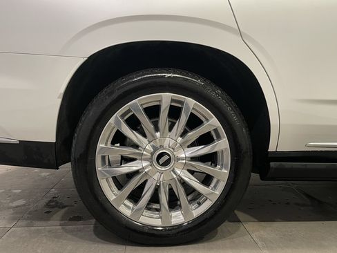 Used 2023 Cadillac Escalade Premium Luxury w/ Performance Package image 9