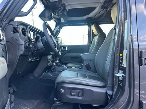 New 2026 Jeep Gladiator Mojave image 11