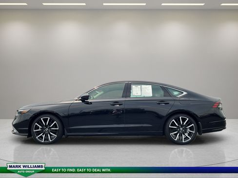 Used 2024 Honda Accord Touring image 7