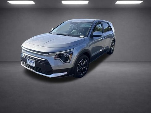 Used 2025 Kia Niro LX FWD image 30